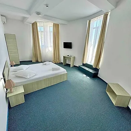 Neptun Hotel 3*